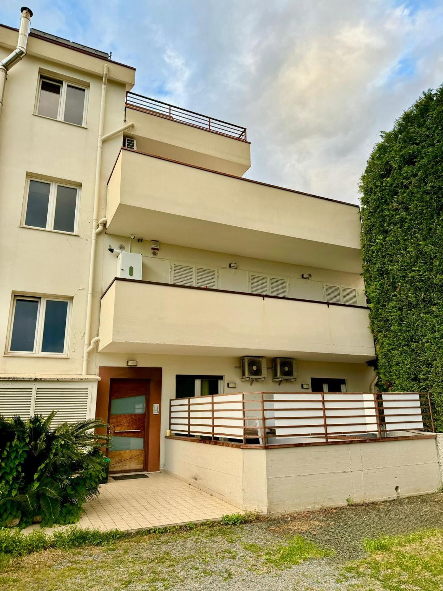 Il Ruggi Bb Panzió Salerno Kültér fotó